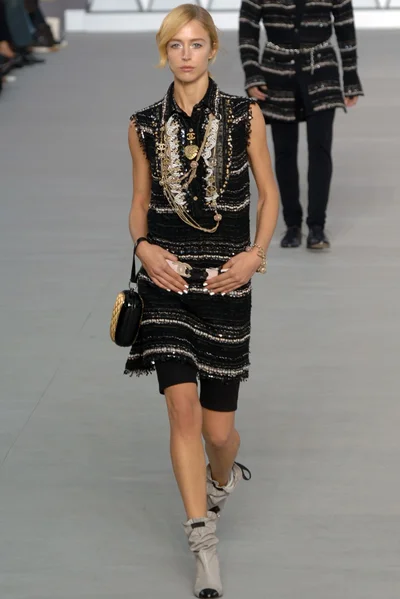 Look 11